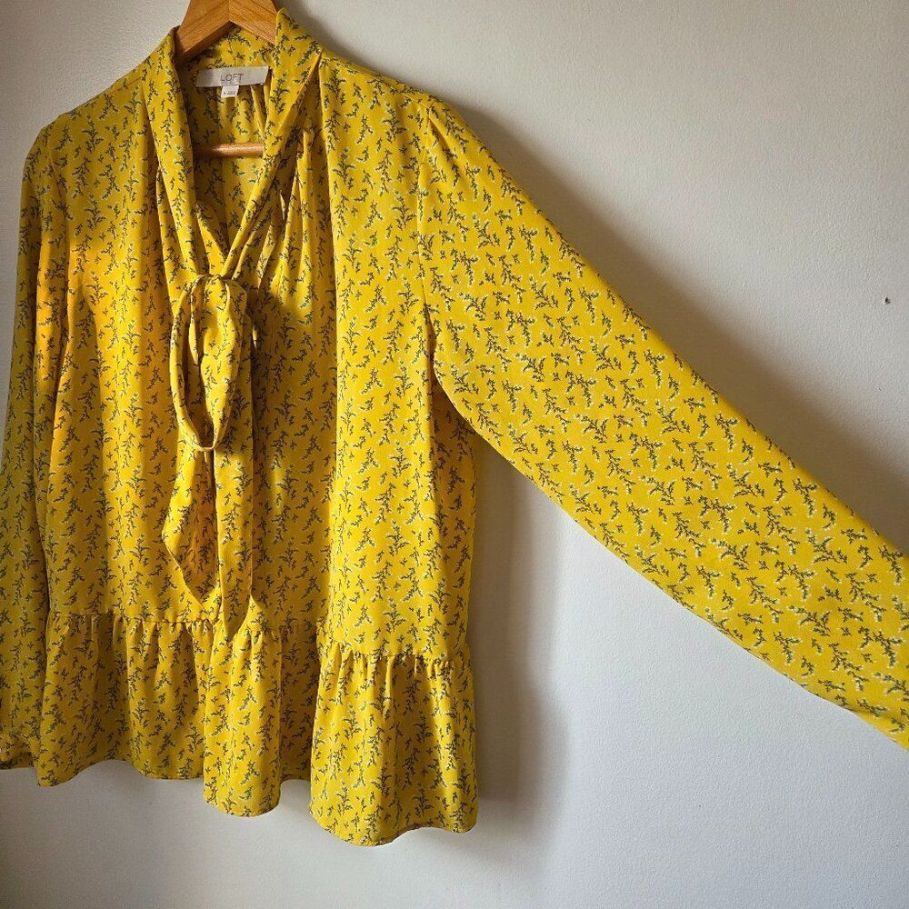 EUC LIKE NEW LOFT DITSY FLORAL YELLOW BOW LONGSLEEVES TOP SIZE M